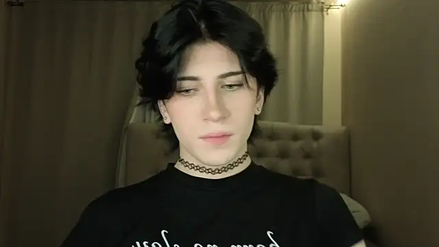 Oliver star boy  online show from 04/18/26, 07:58