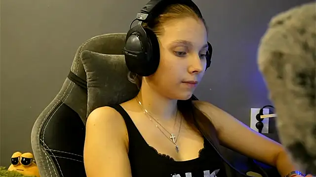 Softixq online show from 12/16/25, 04:12