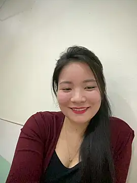 Bee Yellow00 online show from 03/04/26, 04:40