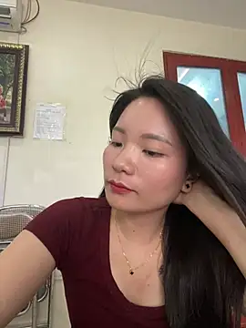 Snapshot of Bee_Yellow00 chatting on 06/09/26, 04:46 Bee Yellow00 online show from 06/09/26, 04:46