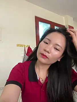 Bee Yellow00 online show from 07/02/26, 04:40
