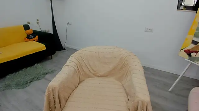 Arya Anna online show from 11/17/25, 04:40