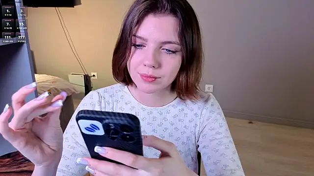 PollyRouge   online show from 02/04/26, 08:47