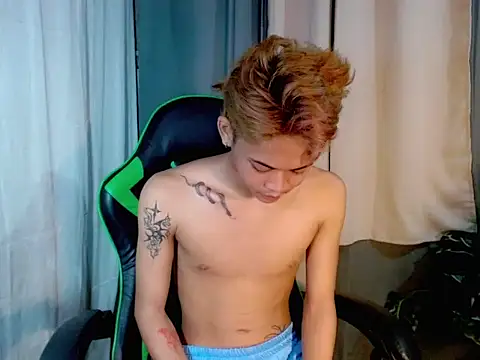 AsianCuteGuy21 online show from 02/05/26, 02:00