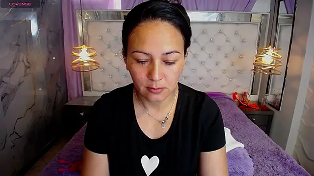 Melissa-roberts online show from 11/15/25, 02:02