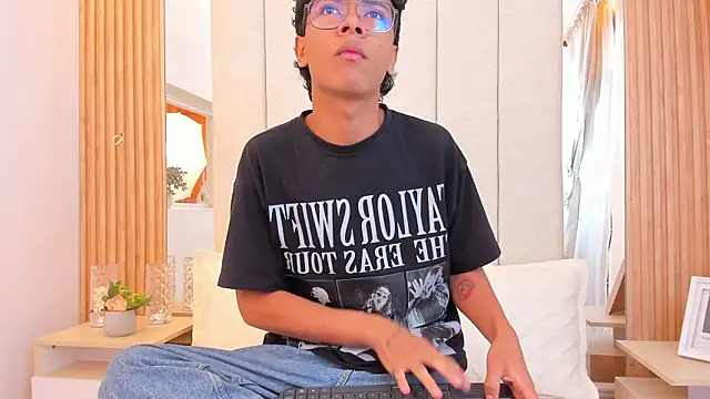 adams bobby online show from 07/21/26, 11:12