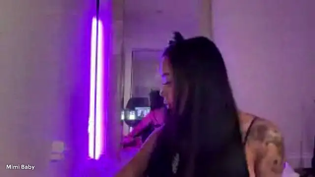 Snapshot of mimibabyxxx chatting on 10/24/25, 01:46 mimibabyxxx online show from 10/24/25, 01:46