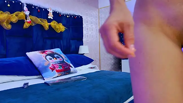 Stacy London online show from 12/19/25, 08:16