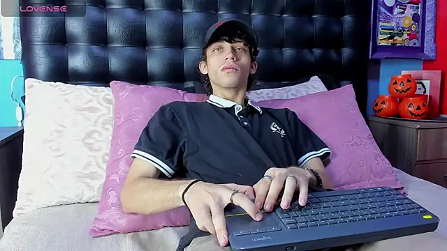 Khalid16  online show from 10/30/25, 01:56