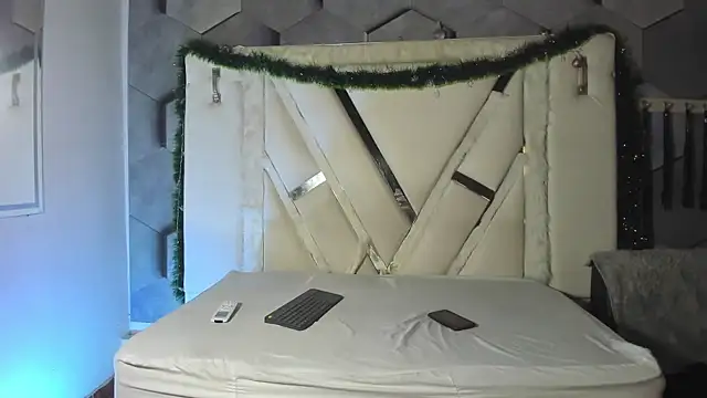 salome mio online show from 12/16/25, 01:49