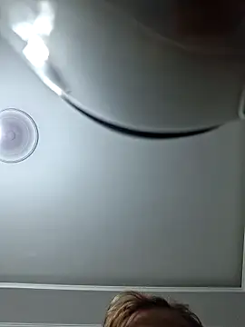 Snapshot of queenaslikaya chatting on 10/23/25, 08:18 queenaslikaya online show from 10/23/25, 08:18