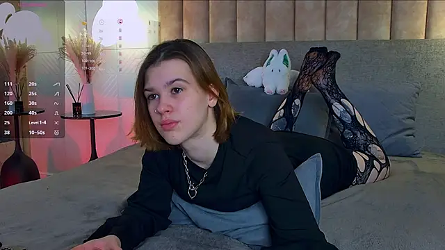 LoraPuffs online show from 11/24/25, 04:29