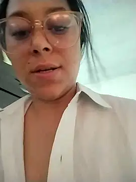 Caroline-17 online show from 12/19/25, 02:35