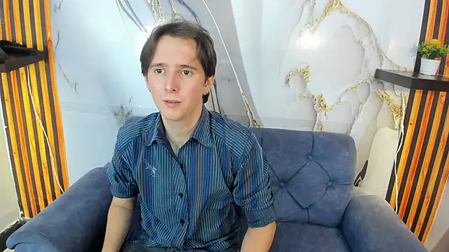 Snapshot of Aaron_LatinMen chatting on 10/24/25, 06:37 Aaron LatinMen online show from 10/24/25, 06:37