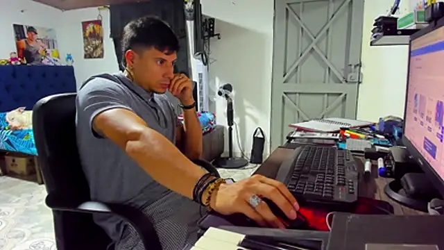 Malek Ivonny online show from 11/11/25, 02:44