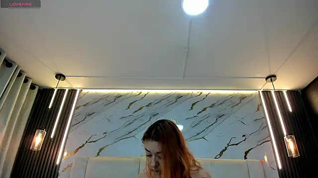 EmilyyRed online show from 11/13/25, 07:24