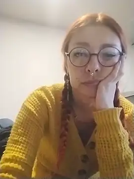 EmilyyRed online show from 12/19/25, 09:22