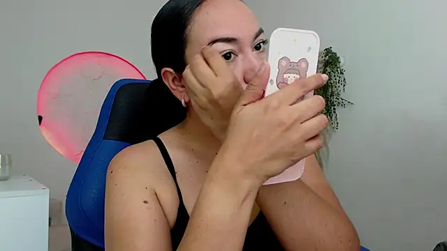 Yadis hot online show from 11/25/25, 09:59