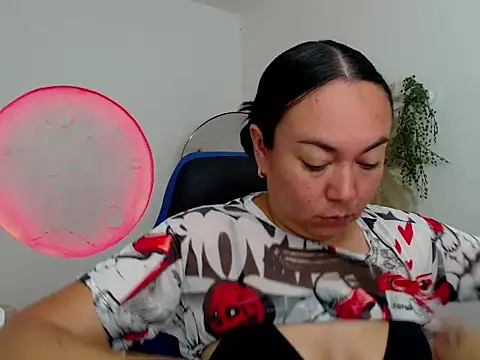 Yadis hot online show from 12/01/25, 10:15