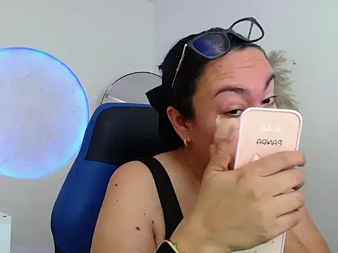 Yadis hot online show from 12/18/25, 09:10