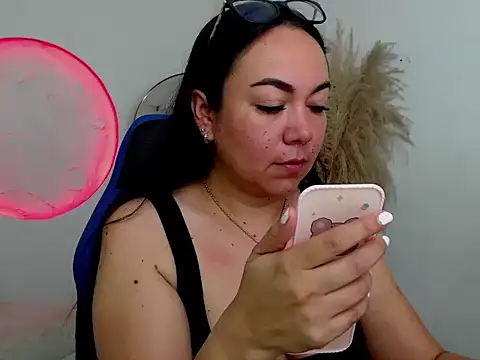 Yadis hot online show from 01/15/26, 11:08