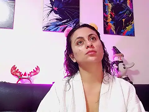 Caroline Jons online show from 11/25/25, 10:26