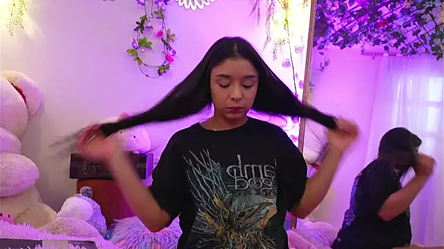 ISA NIXON online show from 11/27/25, 08:33