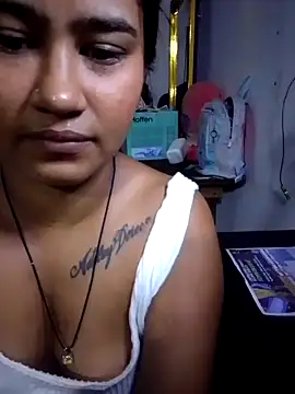 Snapshot of lindalatina11 chatting on 11/02/25, 01:41 lindalatina11 online show from 11/02/25, 01:41