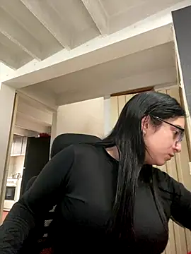 Kloe Novoa online show from 12/20/25, 12:56