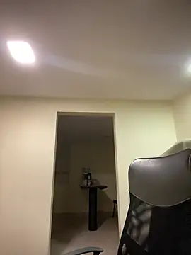 Kloe Novoa online show from 04/01/26, 12:06