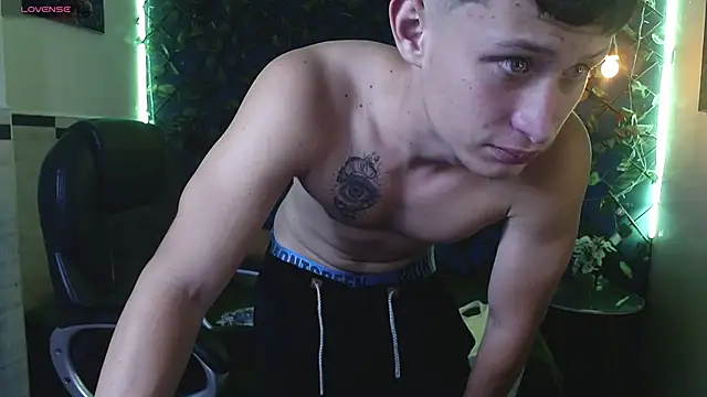 Garuo 18 online show from 12/03/25, 07:23