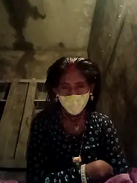 QRANSEXI online show from 10/31/25, 03:02