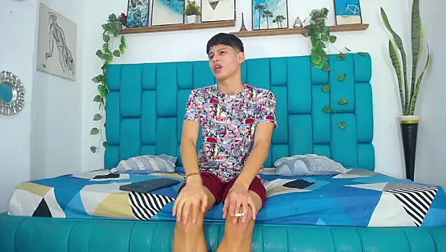 Hot Boys Latinos X online show from 11/16/25, 05:07