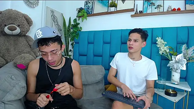 Hot Boys Latinos X online show from 02/07/26, 11:08