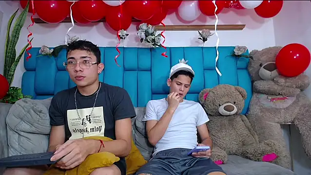 Hot Boys Latinos X online show from 02/14/26, 11:12