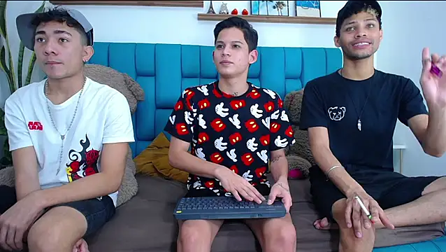 Hot Boys Latinos X online show from 03/01/26, 06:10