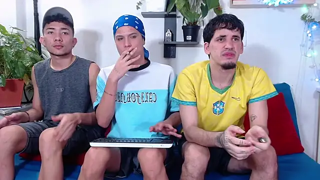 Hot Boys Latinos X online show from 04/12/26, 06:13