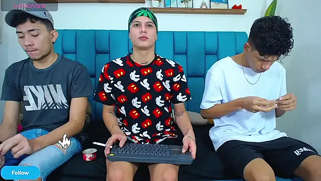 Hot Boys Latinos X online show from 04/18/26, 05:06