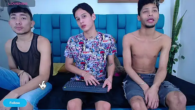 Hot Boys Latinos X online show from 04/21/26, 05:06