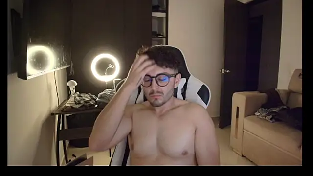 Snapshot of lionandreough chatting on 10/24/25, 06:10 lionandreough online show from 10/24/25, 06:10