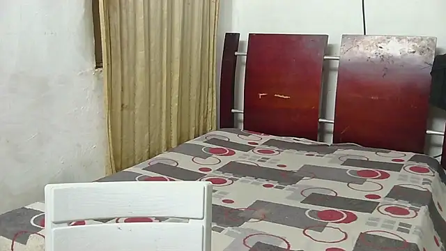 Snapshot of fer_luna chatting on 12/15/25, 08:07 fer luna online show from 12/15/25, 08:07