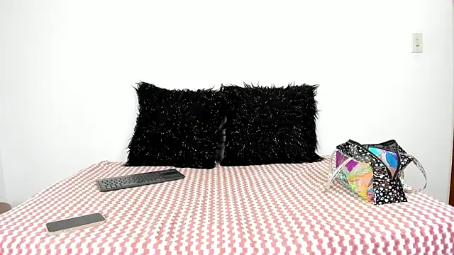 Vanessa Martinz online show from 10/31/25, 12:17