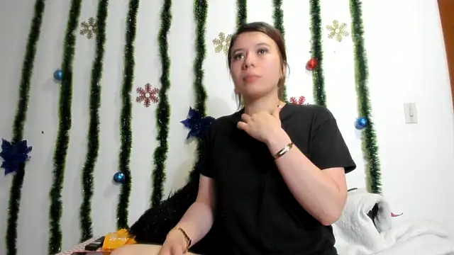 Vanessa Martinz online show from 12/15/25, 12:42