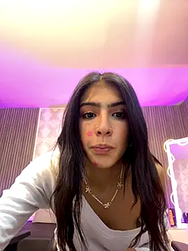 MAIILY TAY online show from 11/10/25, 12:04