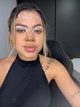 Alanna-foxx online show from 11/01/25, 12:34