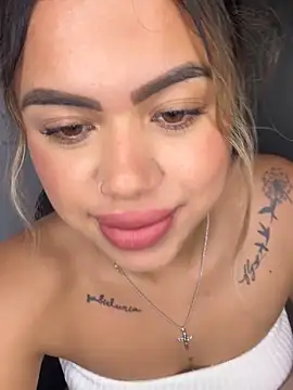 Alanna-foxx online show from 11/07/25, 11:27