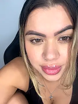 Alanna-foxx online show from 11/22/25, 04:00