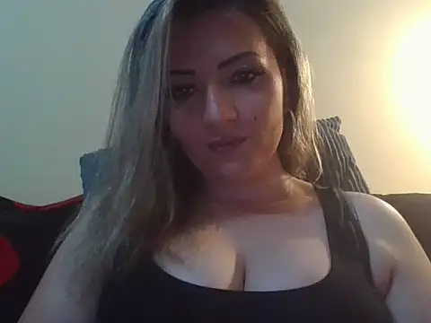 blondinaali online show from 10/31/25, 03:02