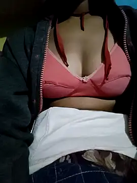 Snapshot of Poonam12A chatting on 11/28/25, 11:40 Poonam12A online show from 11/28/25, 11:40