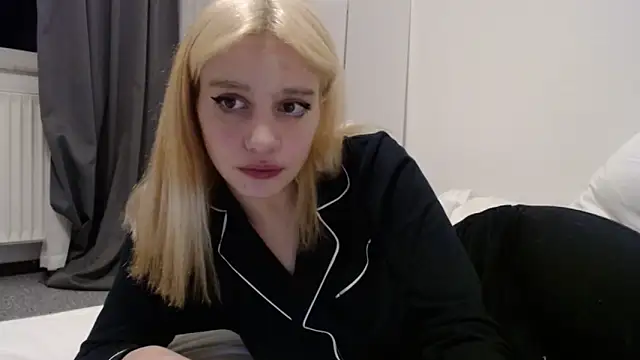 bellefleurrr online show from 12/15/25, 08:57